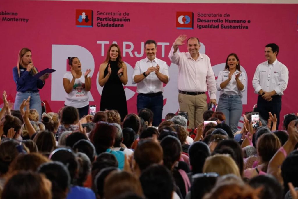primer-informe-de-gobierno-trajeta-regia-plus