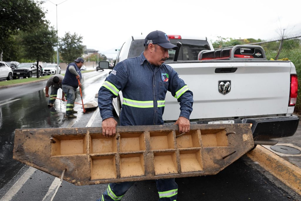 obras en Alfonso Reyes, san pedro, infraestructura moderna, desarrollo urbano, banquetas más amplias, seguridad peatonal