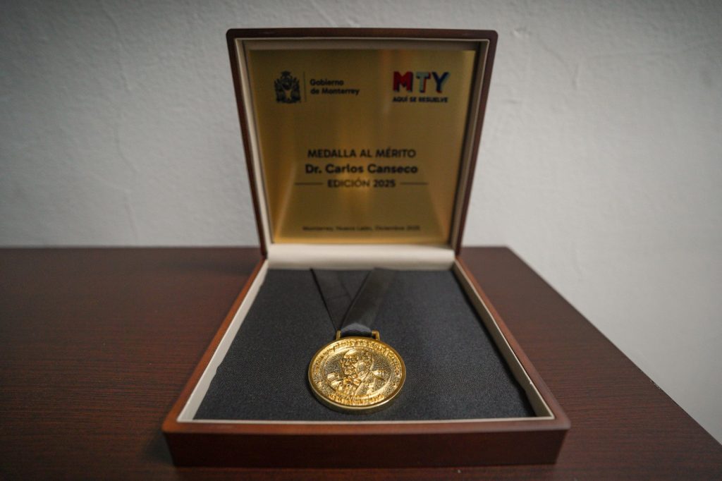 dr.-carlos-canseco-edición-2025-mérito-medico-monterrey