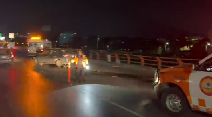 choque en Guadalupe - CRONICAS REGIAS choque-en-Guadalupe-avenida-Azteca-accidente-vial-obstrucción-vial