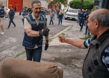Adrián de la jornada de limpieza de monterrey.