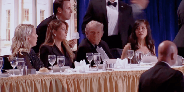 Evacuación de Donald Trump en Washington luego de intentos de tiroteo